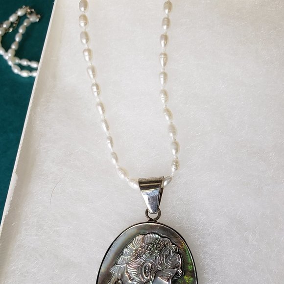 Vintage Lee sands abalone carved cameo fw pearls - Picture 2 of 7